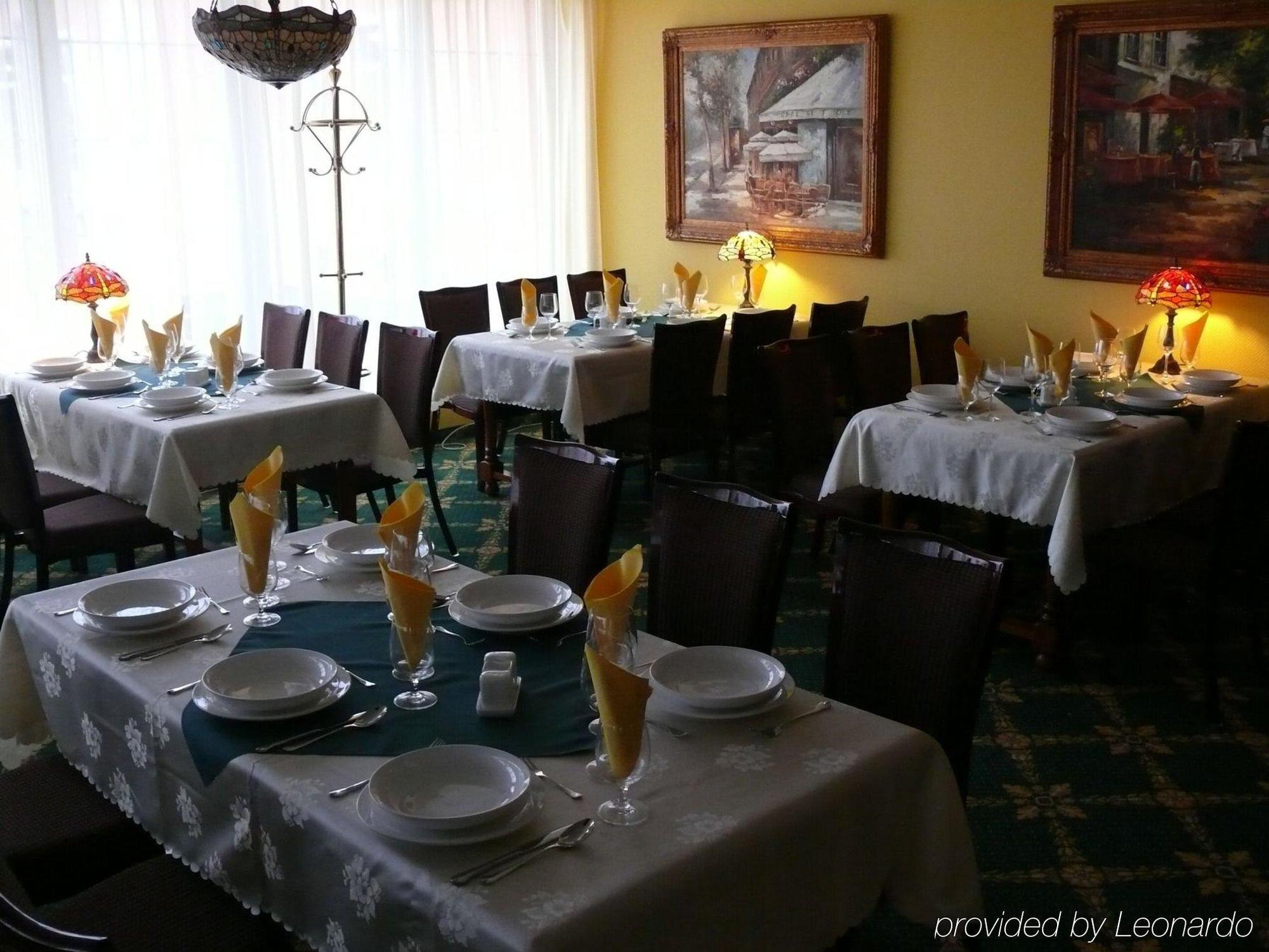 Hotel Bellevue Esztergom Restaurant foto
